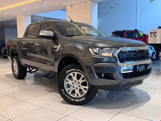 FORD RANGER 3.2 XLT 4X4 CD 20V DIESEL 4P AUTOMÁTICO FORD RANGER 3.2 XLT 4X4 CD 20V DIESEL 4P AUTOMÁTICO